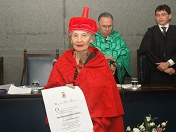 Aos 82 anos, morre primeira mulher a virar professora de direito no Recife